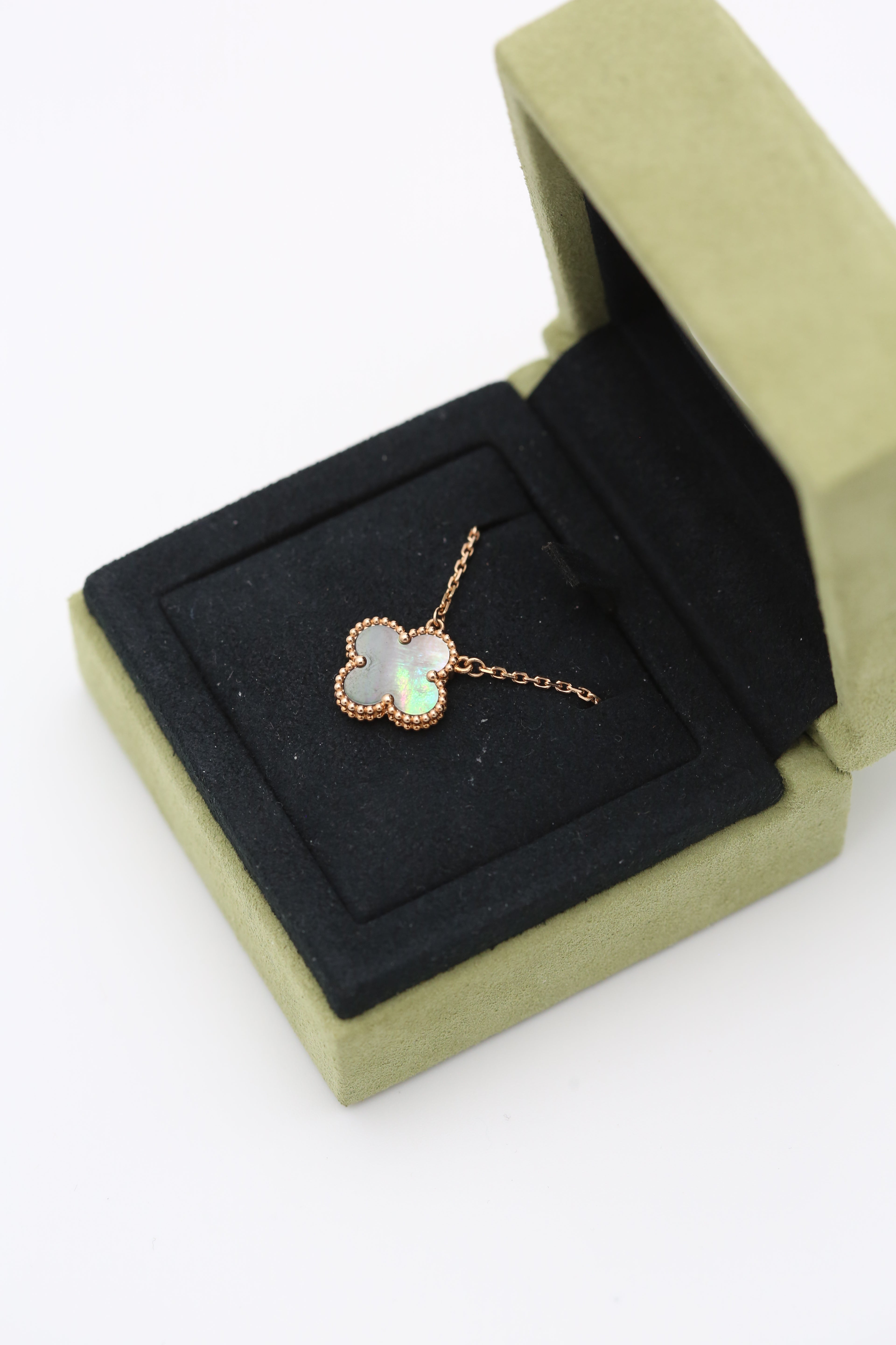 Van Cleef & Arpels Vintage Alhambra pedant