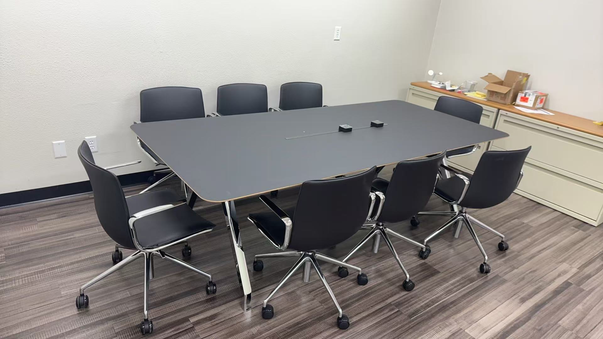 Koni Oval Conference Table