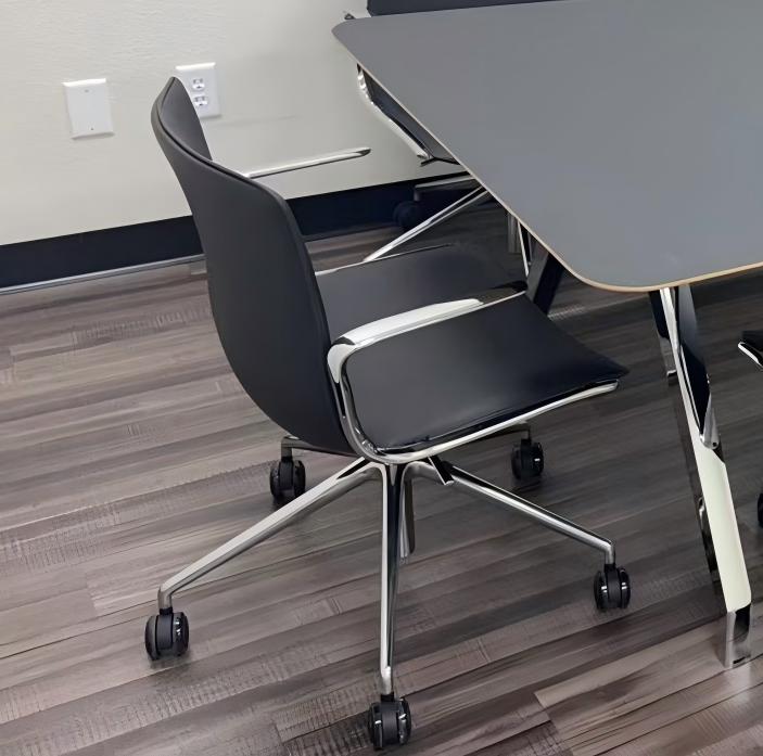 U+ conference chair