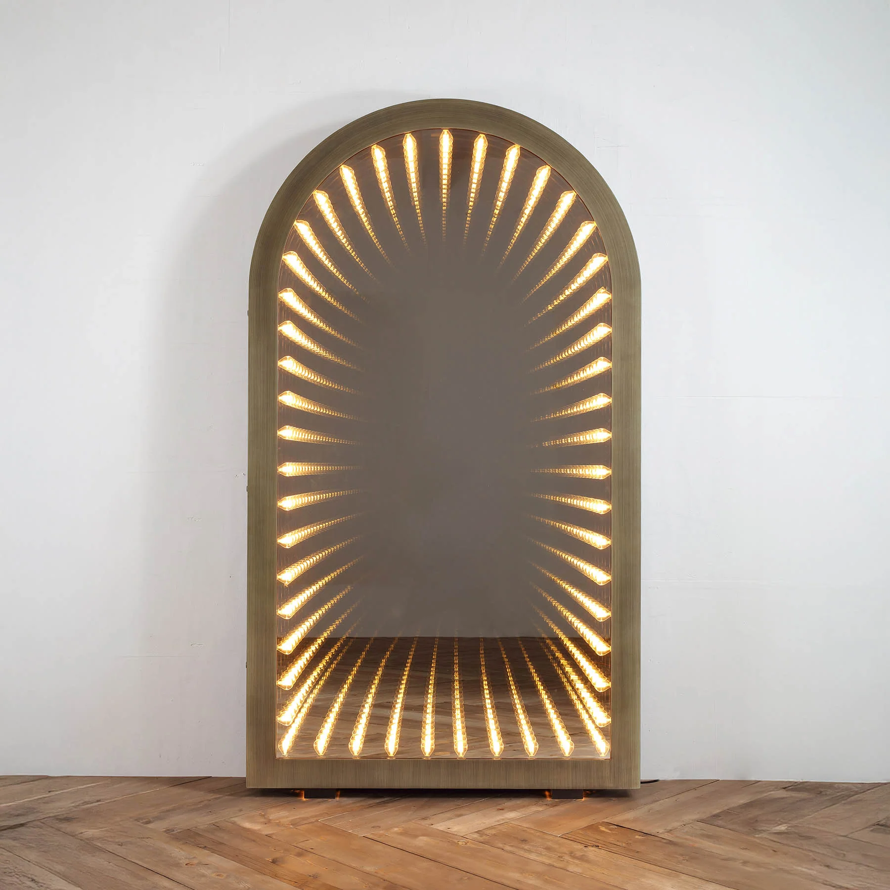 Moorizon Timeless Gate W49.5×H86.6" Antique Bronze Arched LED Infinity Floor Mirror, G45 E12 Plug-In Dimmable, Anti-Tip, for Dressing Room, Bedroom, Retail & Hotel Use detail image 6