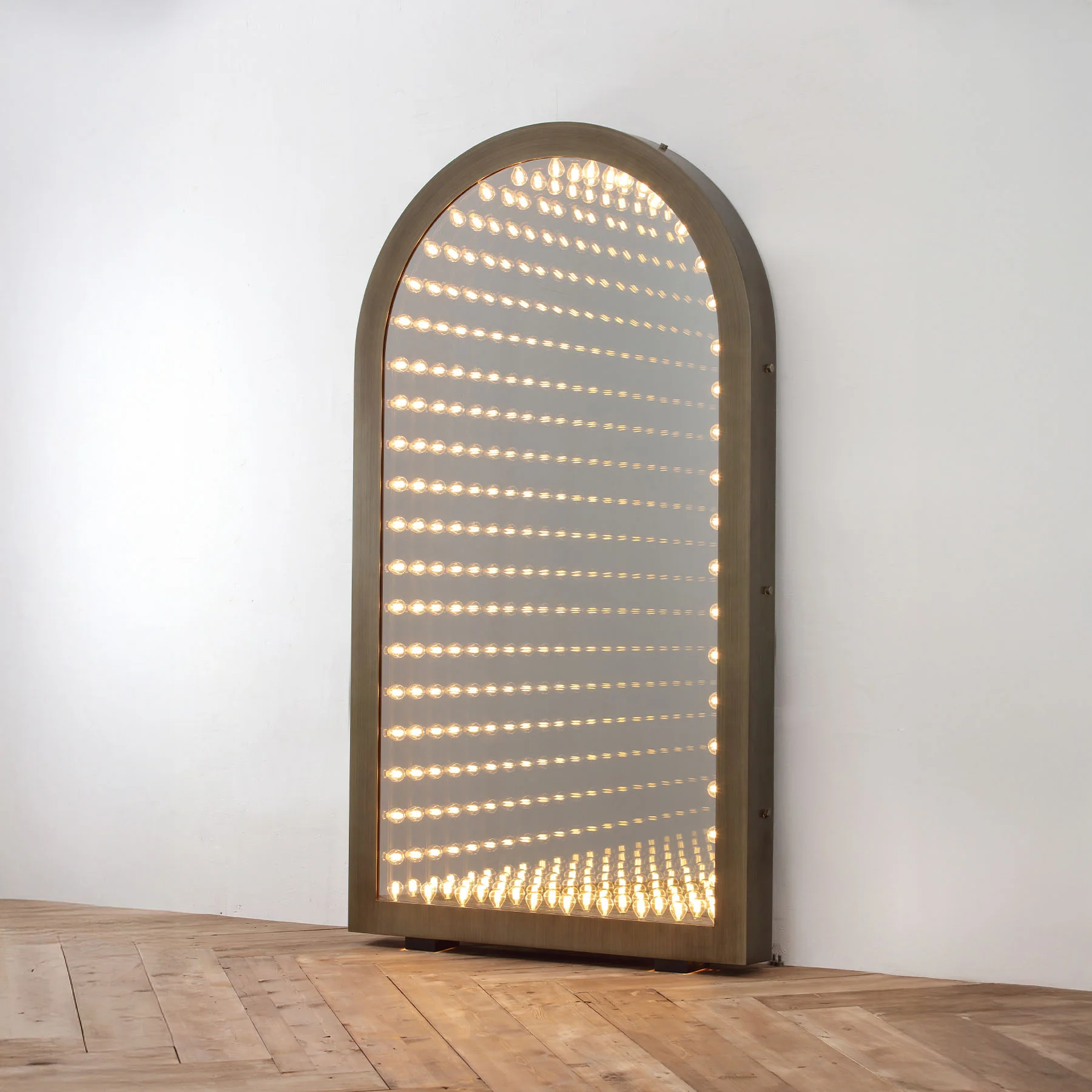Moorizon Timeless Gate W49.5×H86.6" Antique Bronze Arched LED Infinity Floor Mirror, G45 E12 Plug-In Dimmable, Anti-Tip, for Dressing Room, Bedroom, Retail & Hotel Use detail image 7