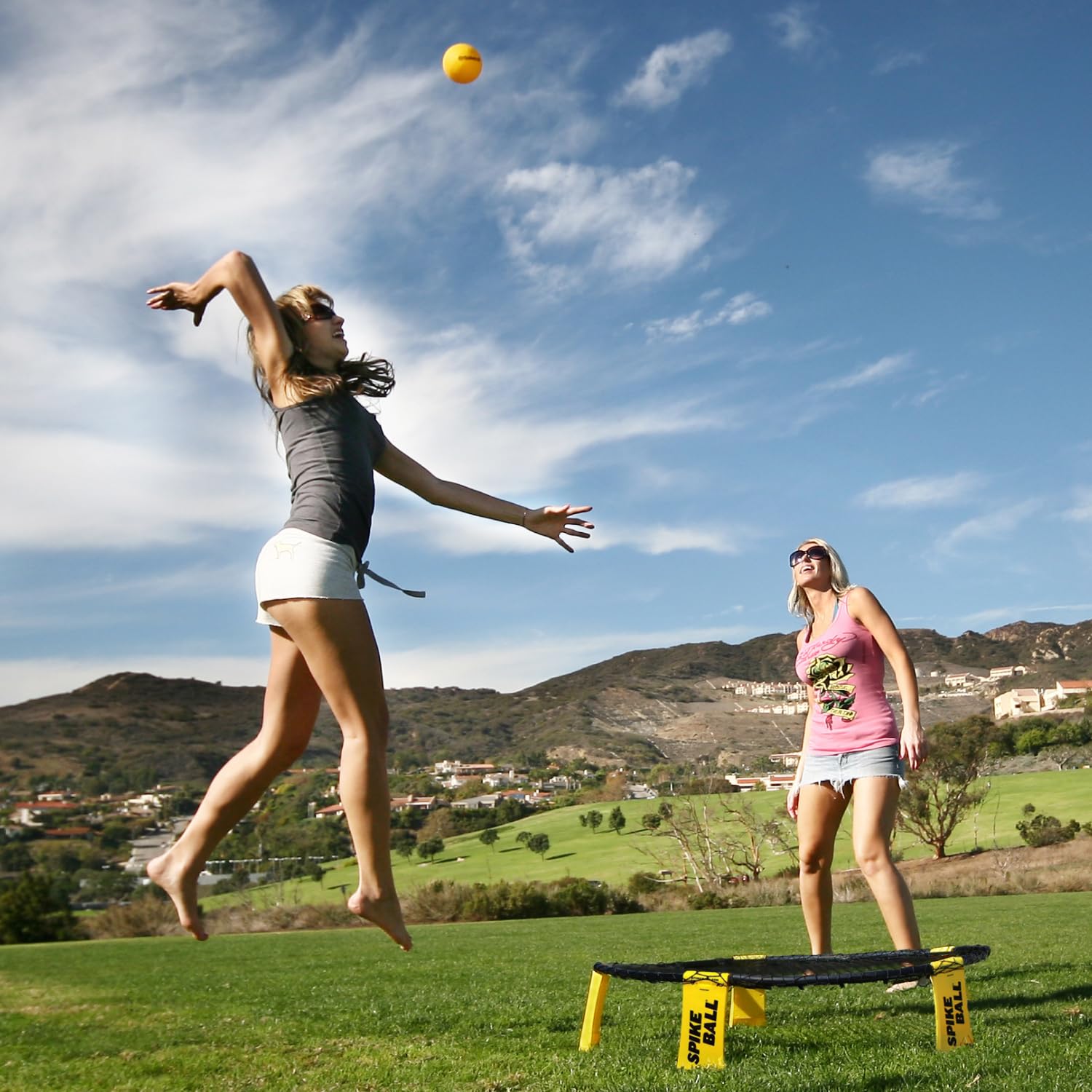 Spikeball 3 Ball Original Roundnet Game Set - Includes 3 Balls, net and Bag detail image 8
