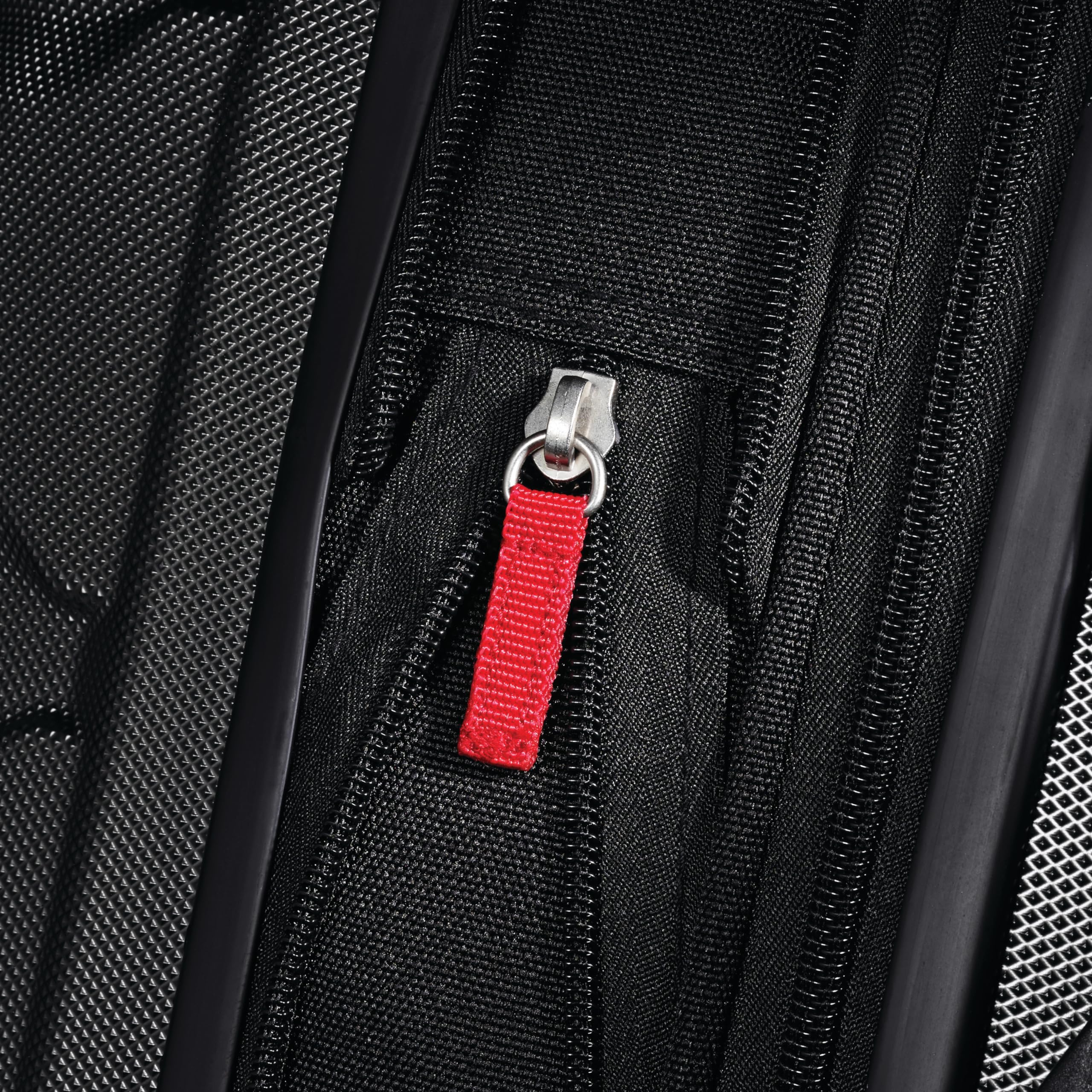 Maleta rígida Samsonite Omni PC expandible con ruedas spinner, negra, Carry-On 20 pulgadas detail image 4