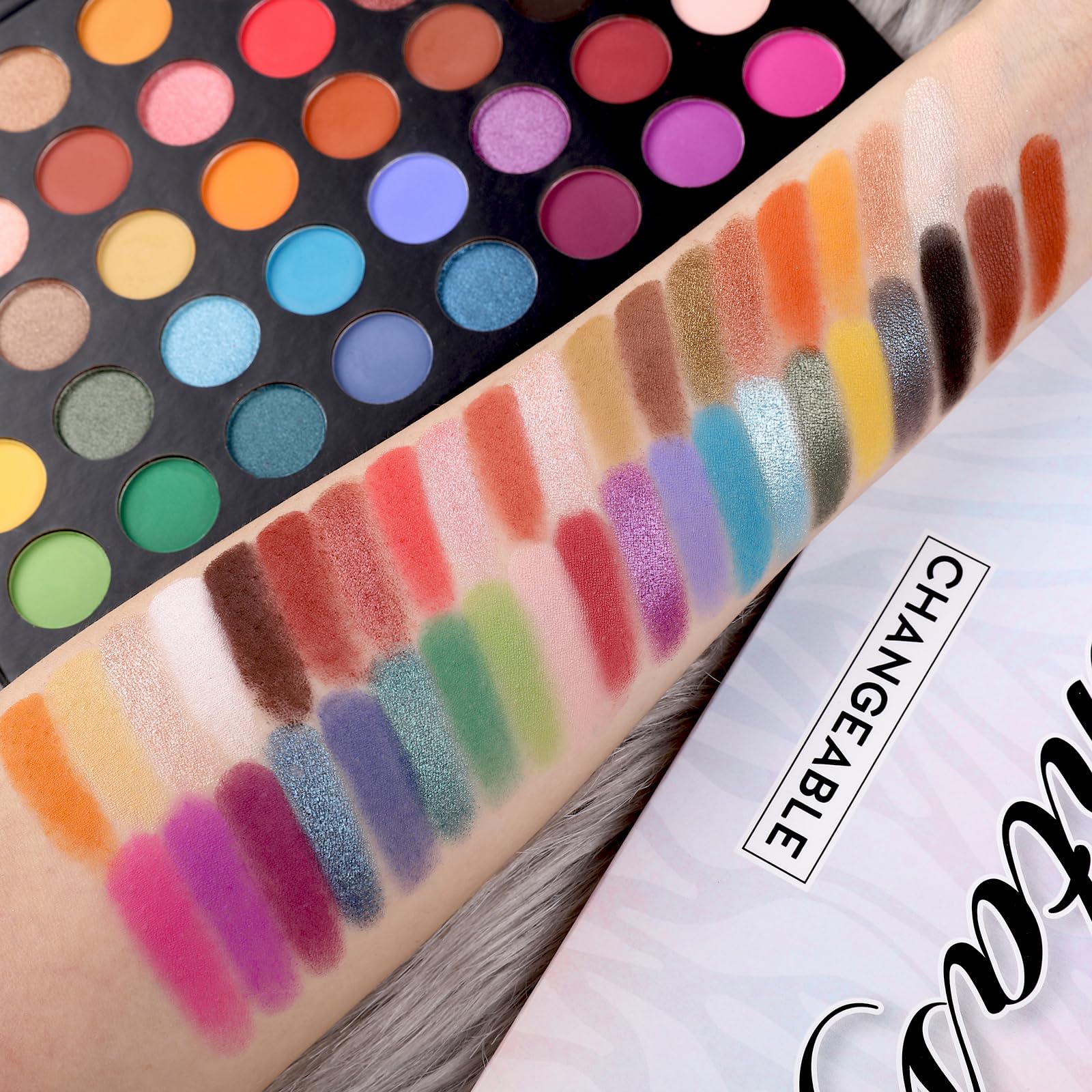UCANBE Highly Pigmented Eyeshadow Palette — Matte, Shimmer & Metallic Long-Lasting Blendable Natural Colors detail image 3